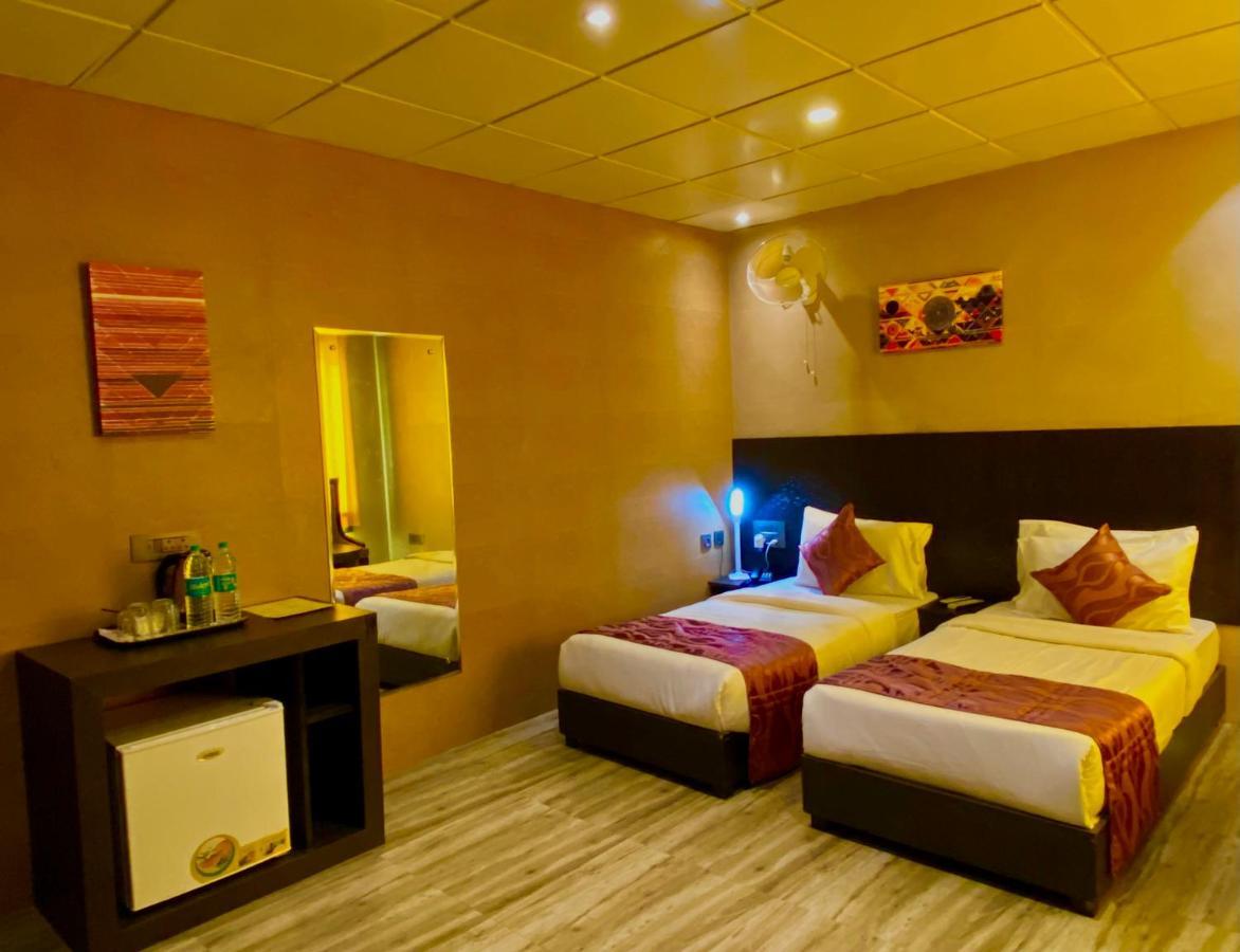 Ace Prime Hotel Большая Нойда Экстерьер фото