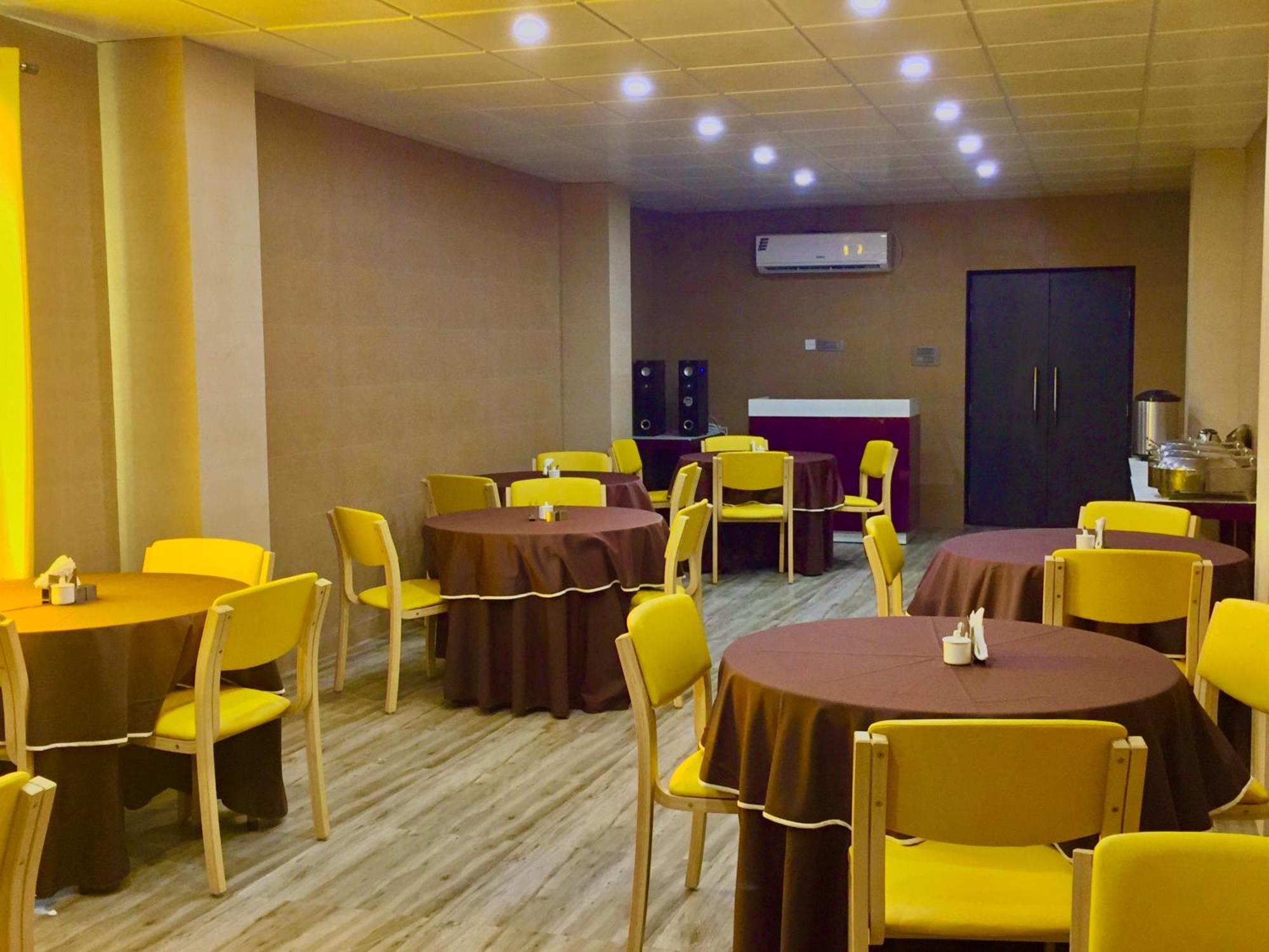 Ace Prime Hotel Большая Нойда Экстерьер фото