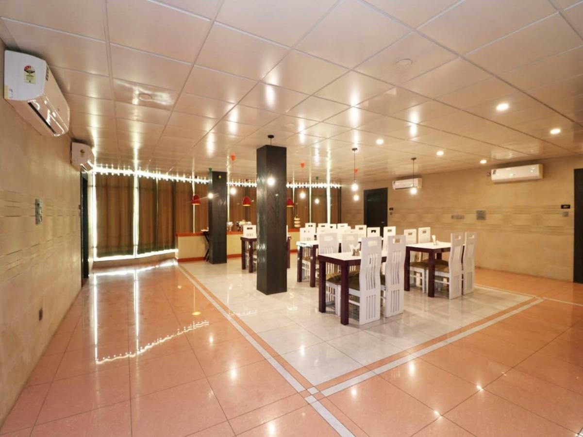 Ace Prime Hotel Большая Нойда Экстерьер фото